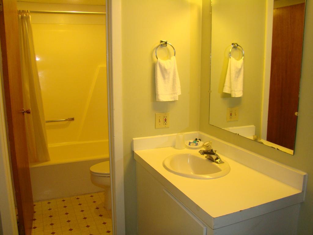 Happy Trails Motel Ludlow Room photo