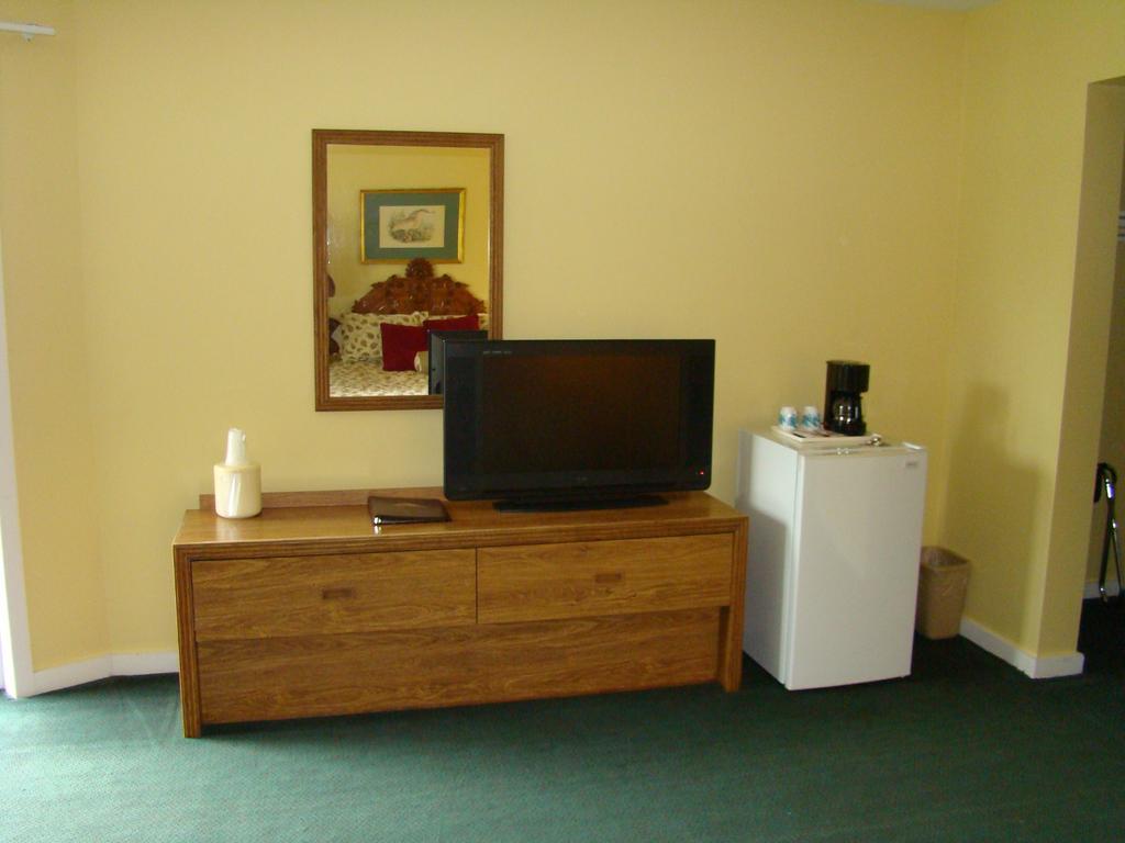 Happy Trails Motel Ludlow Room photo